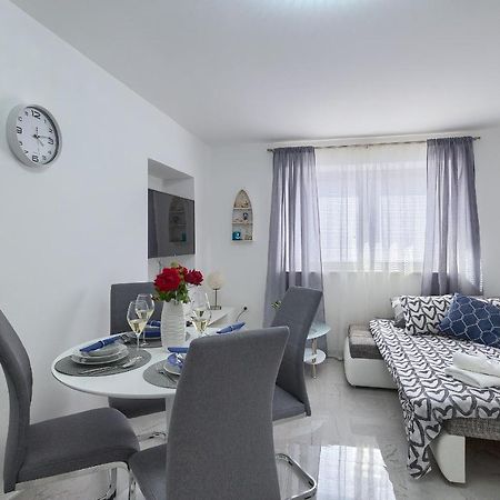 Studio Apartman Luka Pomer Exterior foto